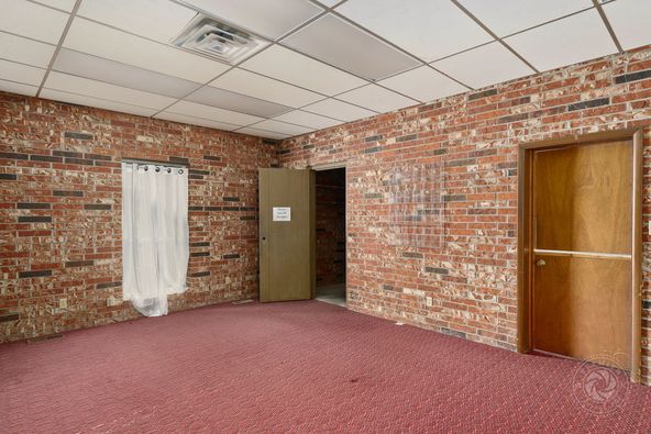 Office For Sale: 1500 Main St, Van Buren, AR 72956